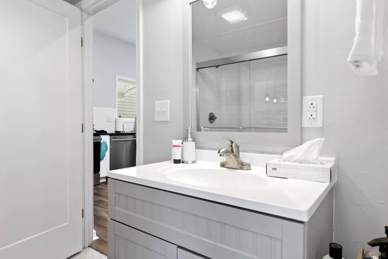 Recently Renovated Chic Durham Farmhouse Eksteriør bilde